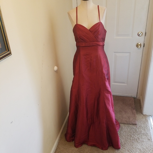 DaVinci Maroon Formal Dress - Picture 2 of 6